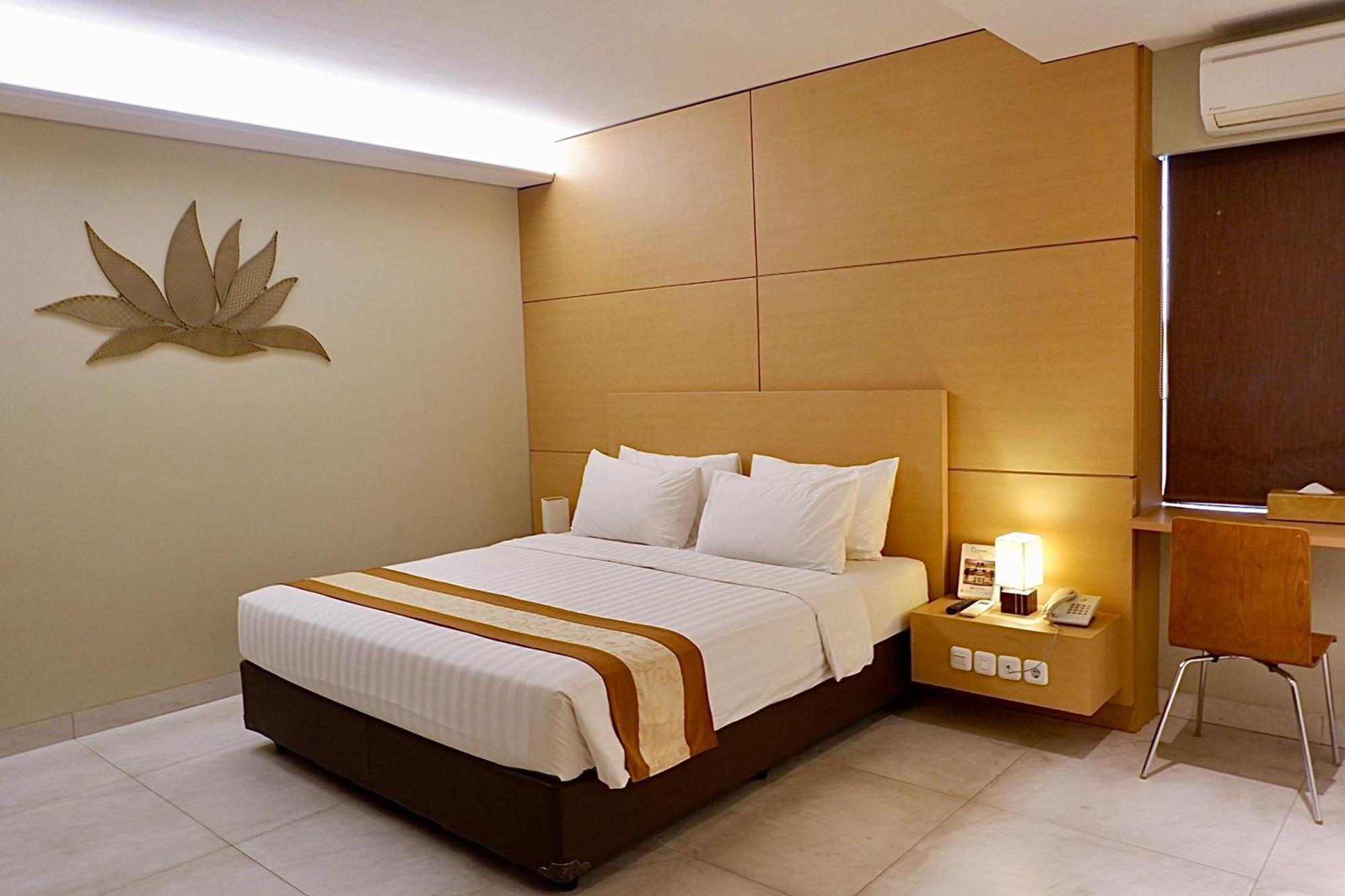 Lemo Hotel Serpong Tangerang Exterior foto